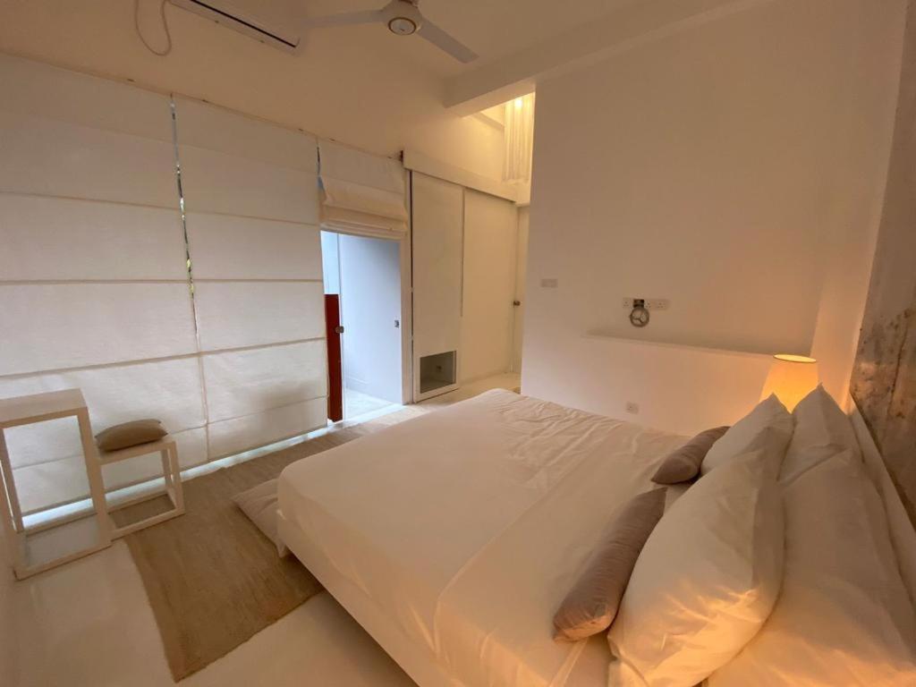 Saffron Robes Living Otel Hikkaduwa Dış mekan fotoğraf